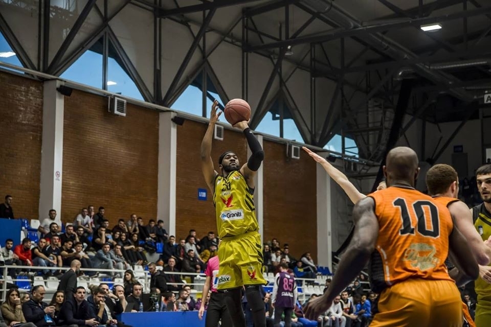 Përfundon afati kalimtar në basketboll