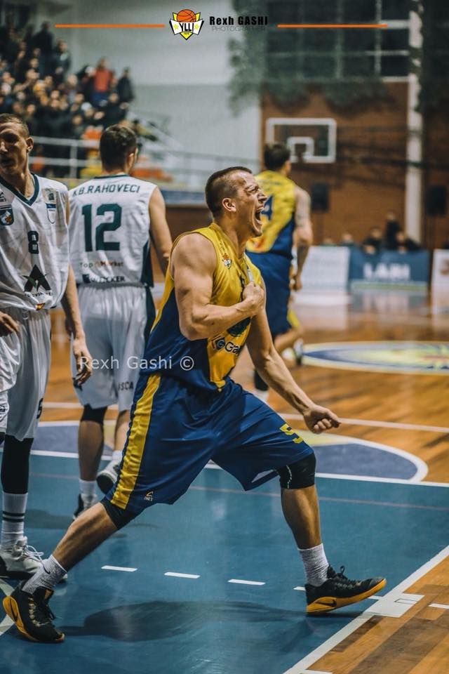 Golden Eagle Yllit i takoi kryendeshja e xhiros së XVI ndaj Rahovecit në IP Superligën e Kosovës 