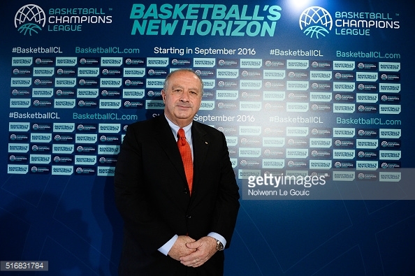 Presidenti i FIBA-s, Muratore  dhe sekretari i përgjithshëm, Baumann e përgëzojnë Belegun dhe Bordin e FBK-së