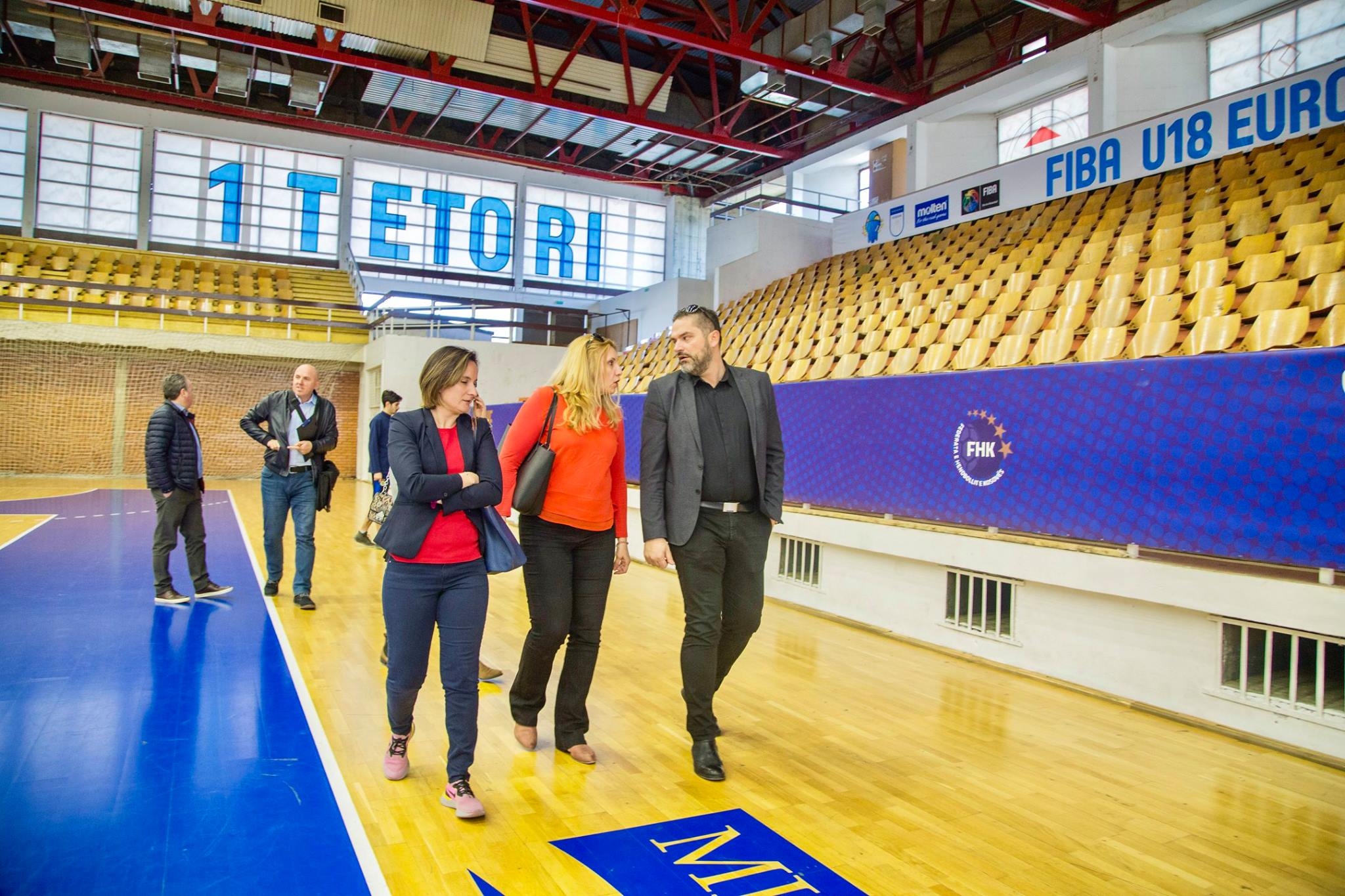 Zyrtarët e lartë të FIBA-s e përfunduan vizitën në Prishtinë, kërkuan nga FBK që të bëhen investime në palestrën "1 Tetori"