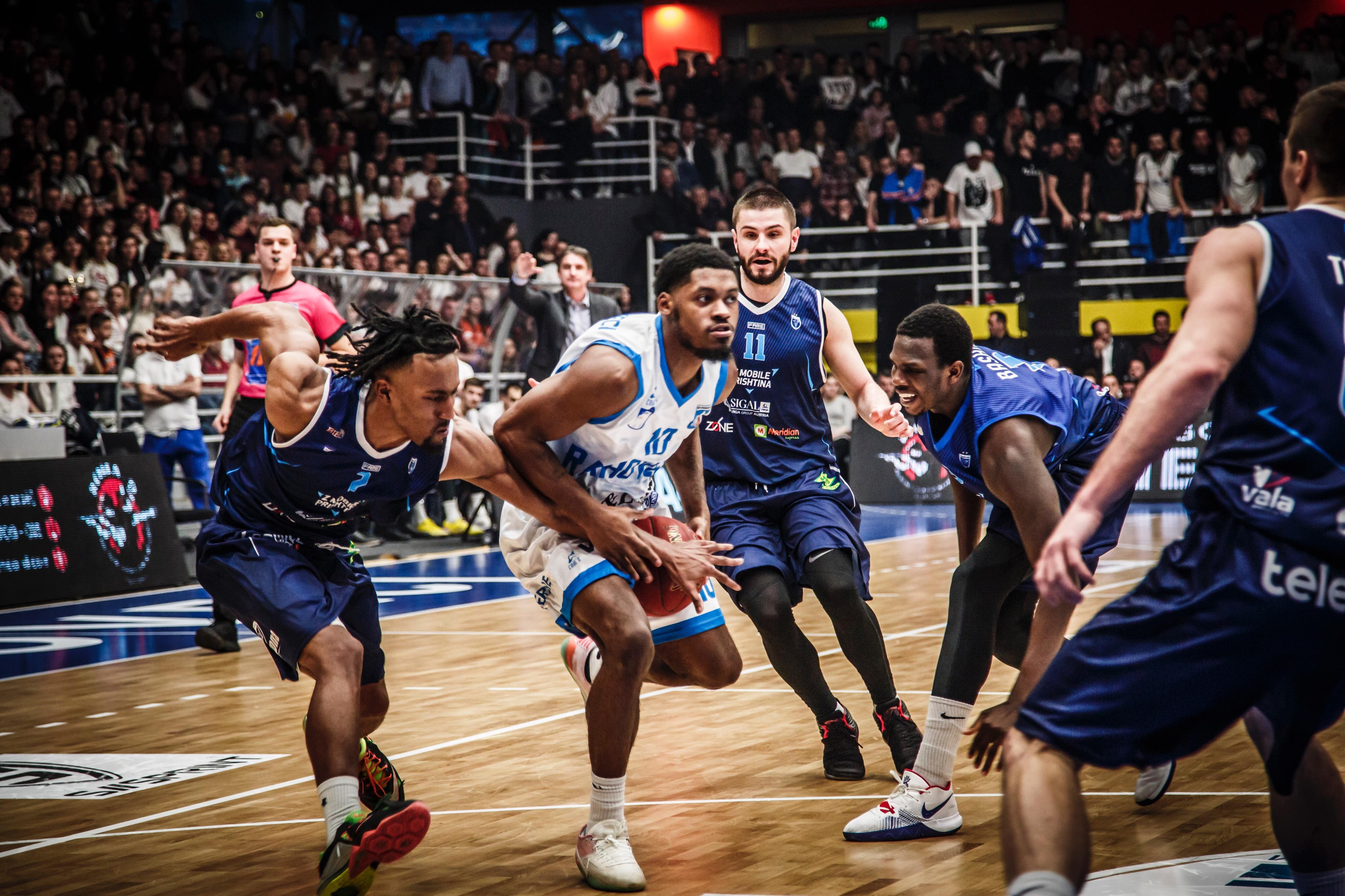 Prishtina mposhti Rahovecin në ndeshjen e parë finale