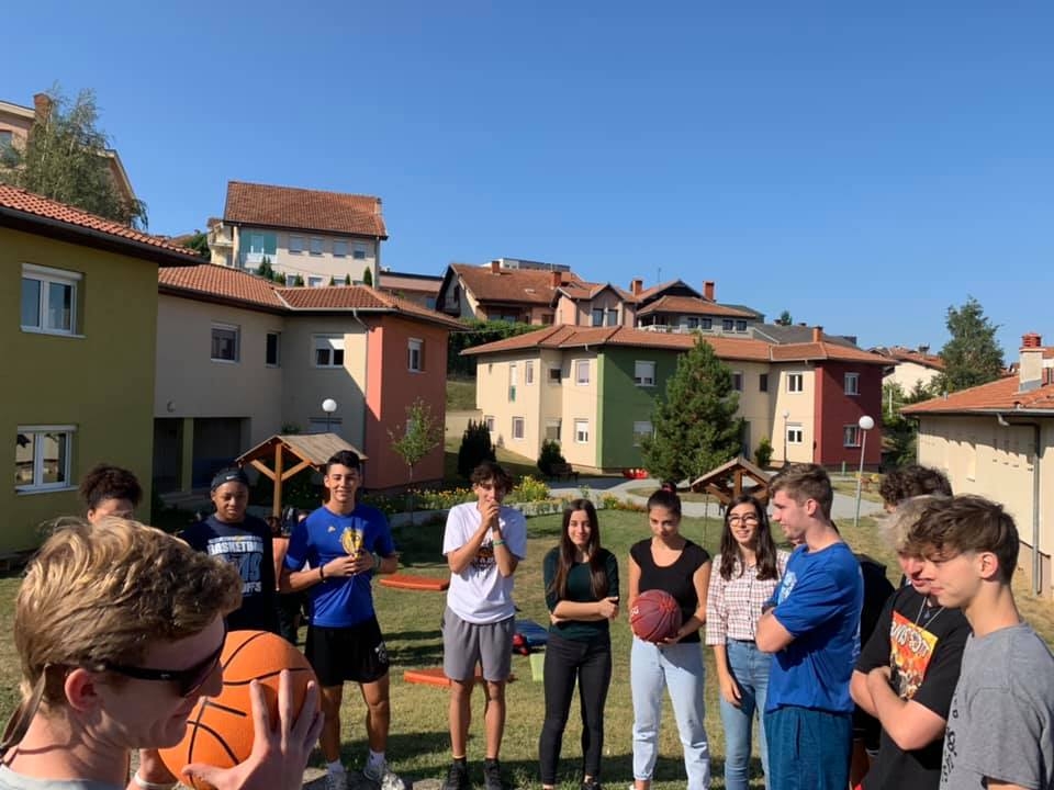 Trajnerët dhe basketbollistët amerikanë impresionohen me Kosovën