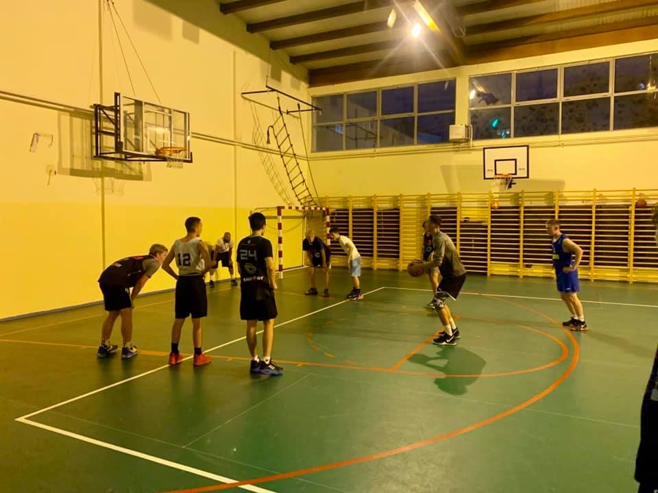 Trajnerët dhe basketbollistët amerikanë impresionohen me Kosovën