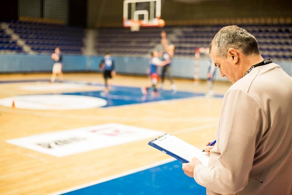 Karriera e bujshme e Maxhunit, nga hapat e parë në basketboll e deri tek trofetë 