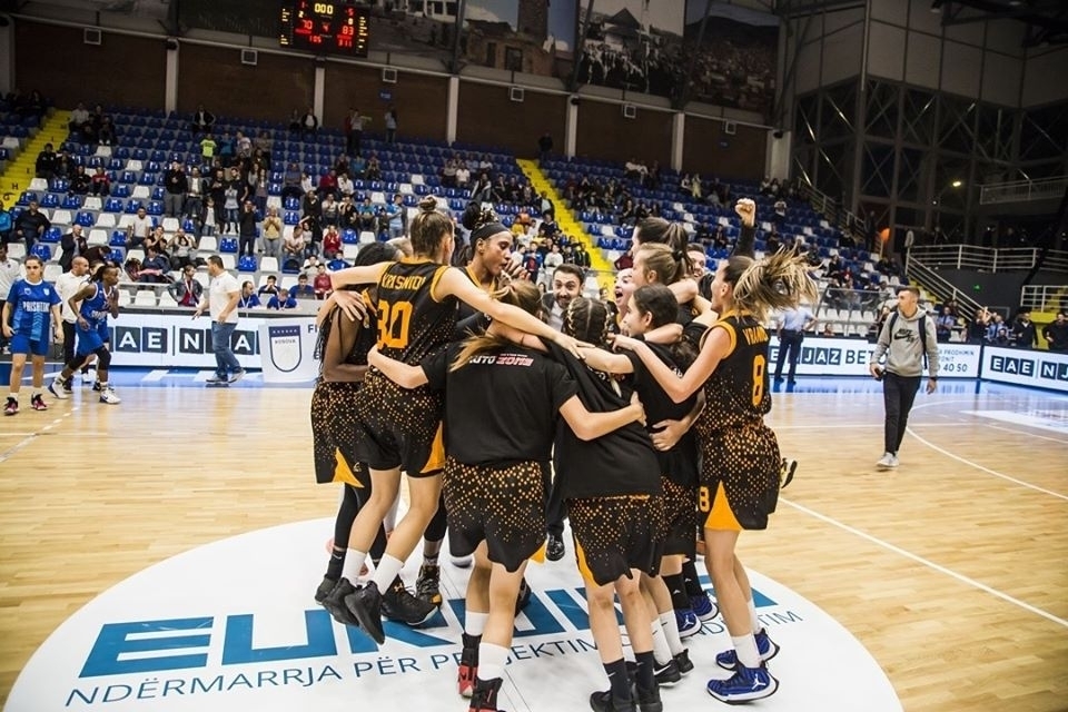 Bashkimi i pamposhtur, 10 ndeshje, 10 fitore