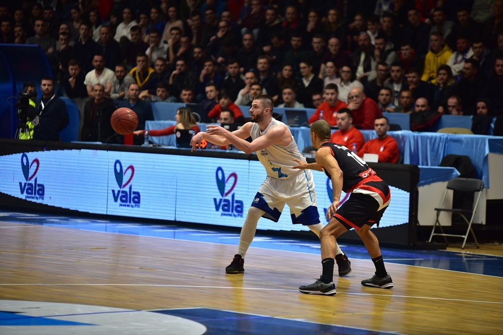 Z Mobile Prishtina pësoi humbje në çastet e fundit nga Pallacanestro Varese 