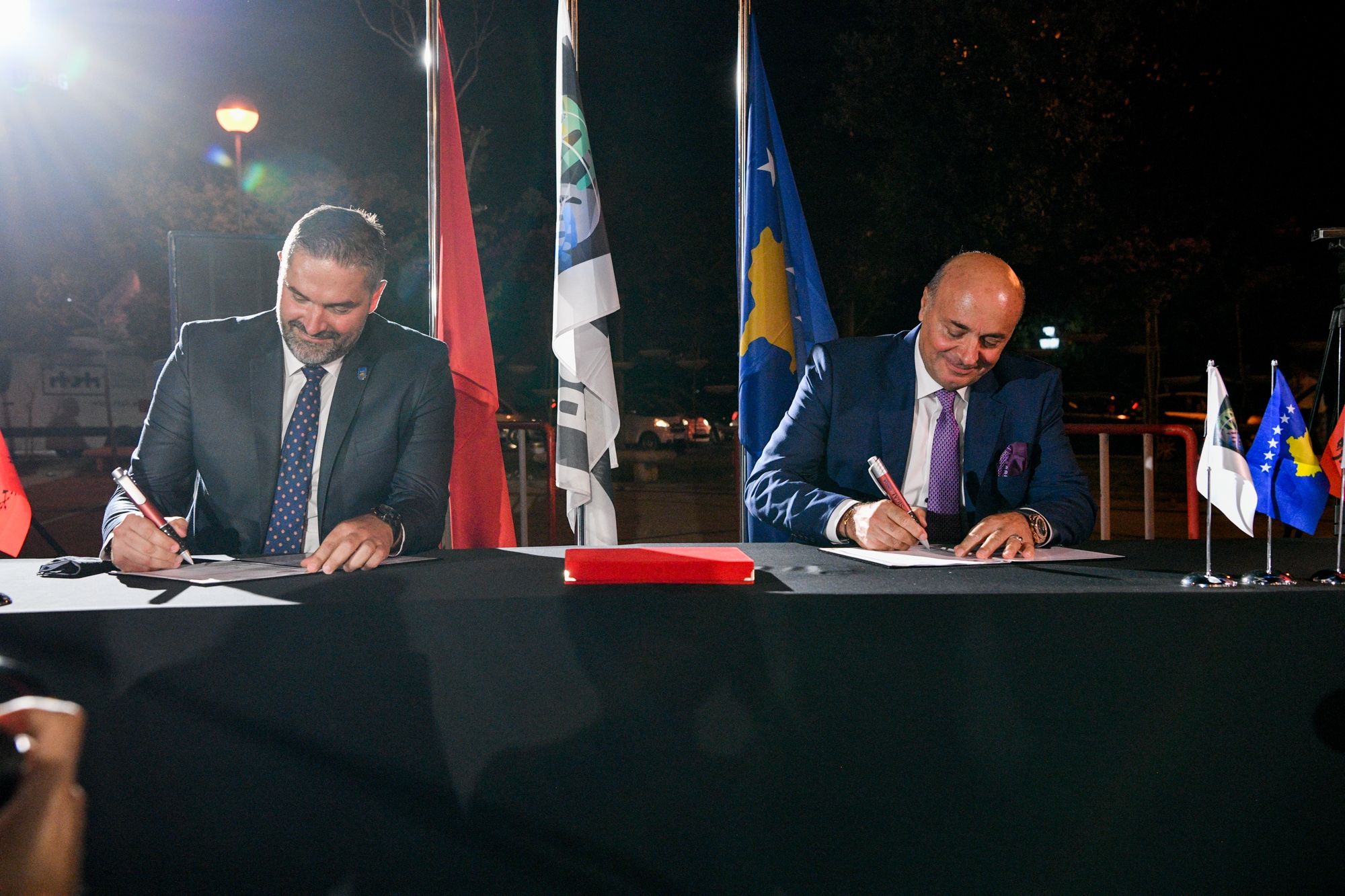 HISTORIKE: Nënshkruhet marrëveshja për formimin e Ligës Unike