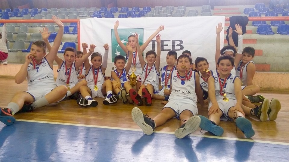 Kerasan Prishtina fituese e TEB Kupës U-12, kurse Peja triumfoi te U-14 