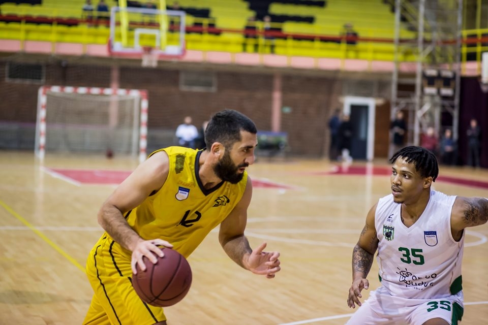 Peja fiton pa problem ndaj Lipjanit