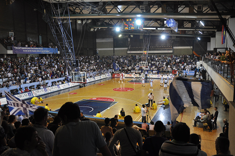 P&euml;rfundon afati i rregullt kalimtar p&euml;r basketbollist/e