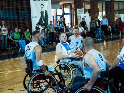 U mbajt turneu memorial i basketbollit me karroca “Halit Ferizi”, triumfoi ekipi i Dritës nga Gjilani 