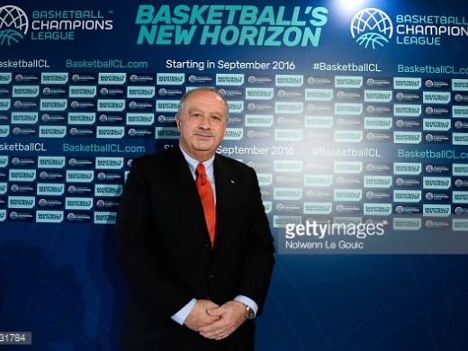 Presidenti i FIBA-s, Muratore  dhe sekretari i përgjithshëm, Baumann e përgëzojnë Belegun dhe Bordin e FBK-së