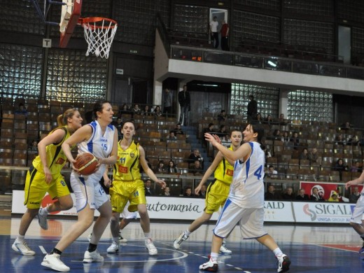 A friendly game in Women’s Basketball 