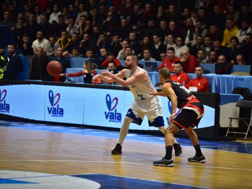 Z Mobile Prishtina pësoi humbje në çastet e fundit nga Pallacanestro Varese 