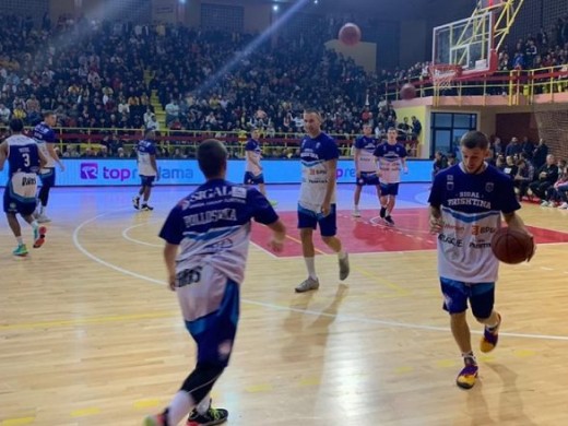 Prishtina triumfon në derbi