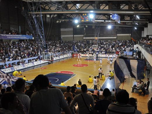 P&euml;rfundon afati i rregullt kalimtar p&euml;r basketbollist/e