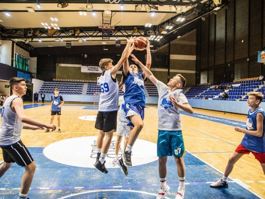 Federata e Basketbollit të Kosovës, donacion për klubet e Stobi Flips Ligës U14 Lindje dhe Përendim