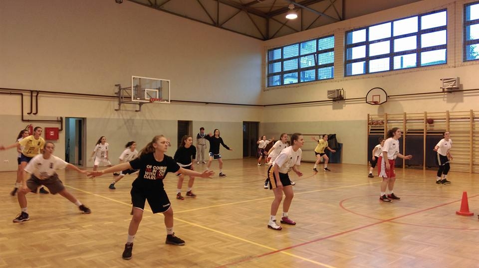 Practice for U16 and U18 – girls continue